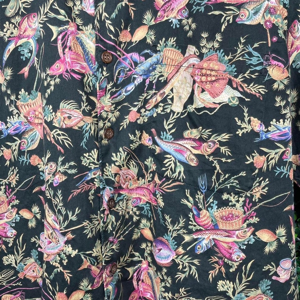 Vintage Graphic Hawaiian Style / Button Up T-shirt - Picture 4 of 5